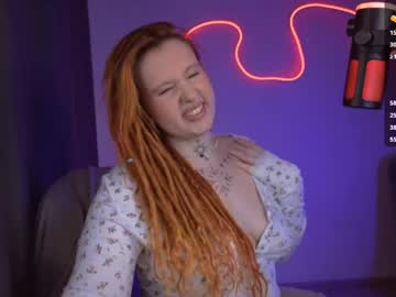 Thefullredmoon Chaturbate stream image from April 21, 2026