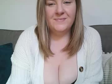 Annielouisexx Chaturbate stream image from April 21, 2026
