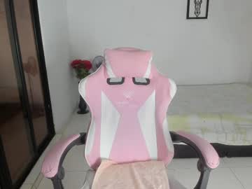 Juline_Smithh Chaturbate stream image from April 21, 2026