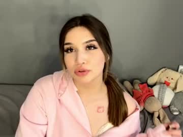 Tawnaentsminger Chaturbate stream image from April 21, 2026