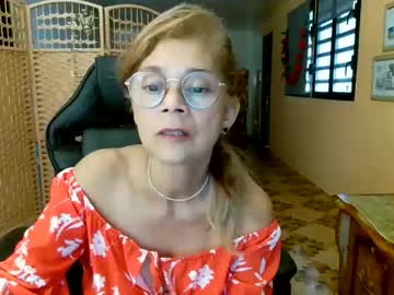 Francelune Chaturbate stream image from April 21, 2026