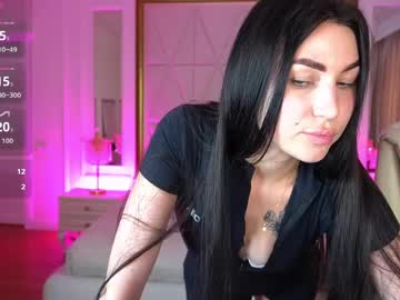 Elisevelour Chaturbate stream image from April 21, 2026