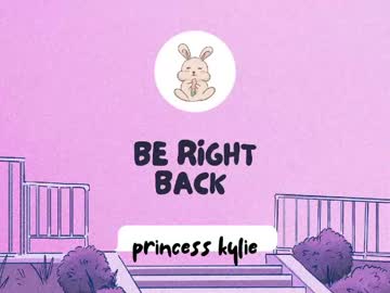 Kyliesnowxxx Chaturbate stream image from April 21, 2026