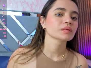 Littleesara18 Chaturbate stream image from April 21, 2026