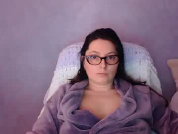 Luckylinda23 Chaturbate stream image from April 21, 2026