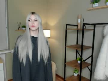 Pantyhousee Chaturbate stream image from April 21, 2026