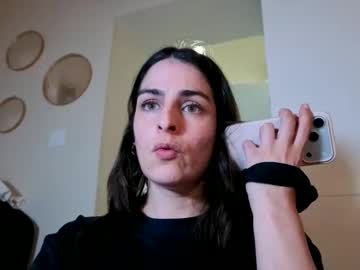 Chillwithcamii Chaturbate stream image from April 21, 2026
