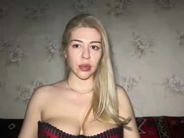Luxsonyastar Chaturbate stream image from April 21, 2026