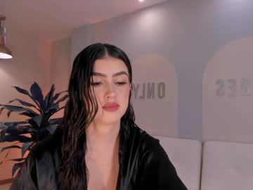 Paulinasantosx Chaturbate stream image from April 21, 2026