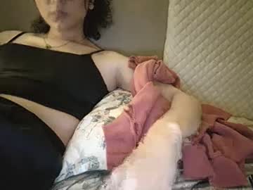 Mayamiaxoxo Chaturbate stream image from April 21, 2026