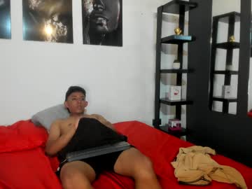 Mateo_Crown Chaturbate stream image from April 21, 2026