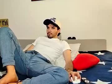 Camilosaennz Chaturbate stream image from April 22, 2026