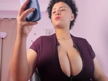 Liaamoretzz Chaturbate stream image from April 22, 2026