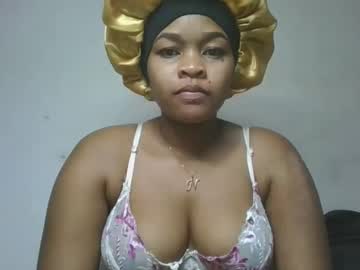 Natachazz Chaturbate stream image from April 22, 2026