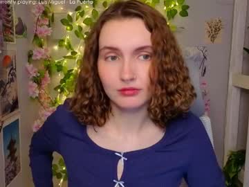Emily_Lune Chaturbate stream image from April 22, 2026
