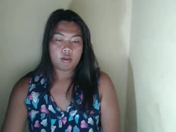 Hoelylayla Chaturbate stream image from April 22, 2026