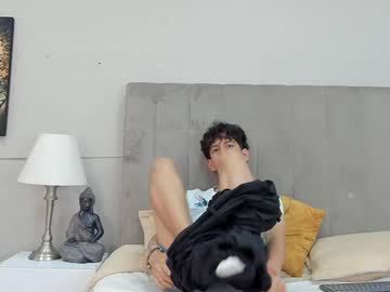 Mitssan Chaturbate stream image from April 22, 2026