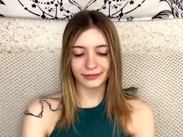 Dellisifuentes Chaturbate stream image from April 22, 2026