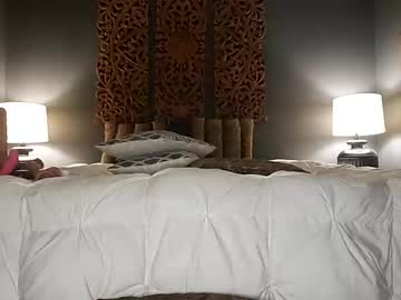 Honeyhive_4u Chaturbate stream image from April 22, 2026