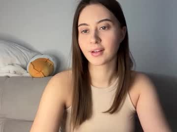 Aliceinlustland Chaturbate stream image from April 22, 2026