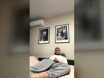 Henry_Bronson Chaturbate stream image from April 22, 2026