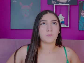 Zoee_Moretti_ Chaturbate stream image from April 22, 2026