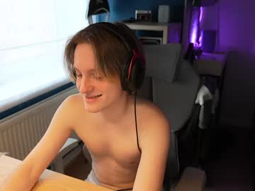 Alexycutie Chaturbate stream image from April 22, 2026