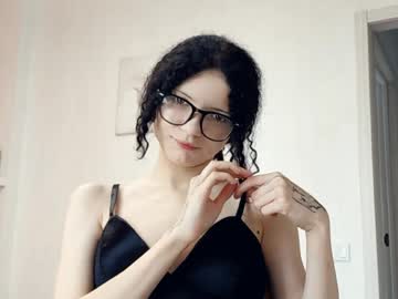 Curlixiee Chaturbate stream image from April 22, 2026