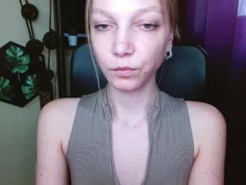 Emilly_Xkiss Chaturbate stream image from April 22, 2026