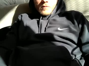 Gruendamien Chaturbate stream image from April 22, 2026