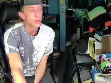 Aaron111dub Chaturbate stream image from April 22, 2026