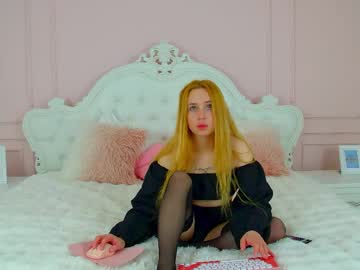Lindsaylincoln Chaturbate stream image from April 22, 2026