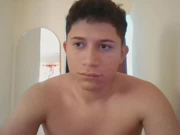 2bodies_J Chaturbate stream image from April 22, 2026