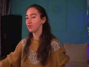 Belle_Via Chaturbate stream image from April 22, 2026