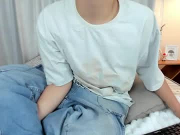 Dennis_Hills Chaturbate stream image from April 22, 2026