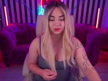 Susiewood Chaturbate stream image from April 22, 2026