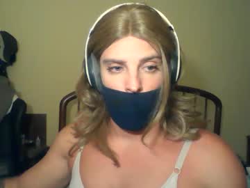 Littleammy32 Chaturbate stream image from April 22, 2026