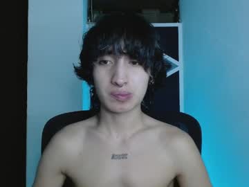 Littlextrem Chaturbate stream image from April 23, 2026