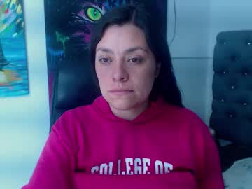 Squirtamazingxxx Chaturbate stream image from April 23, 2026