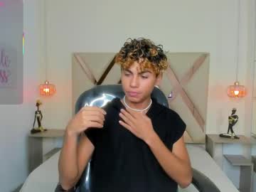 Anyelotwink Chaturbate stream image from April 23, 2026