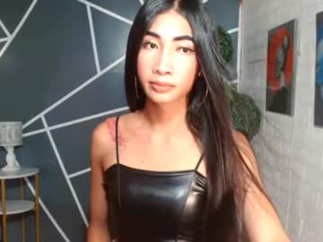 Slimprettyjoira Chaturbate stream image from April 23, 2026