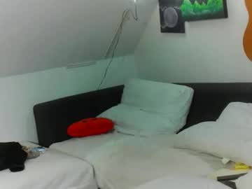 Smokeslut365 Chaturbate stream image from April 23, 2026