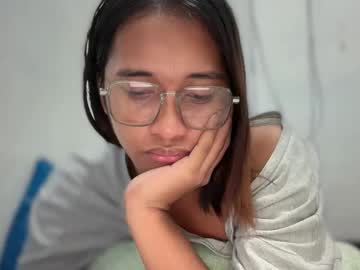 Ur_Sexyllie Chaturbate stream image from April 23, 2026