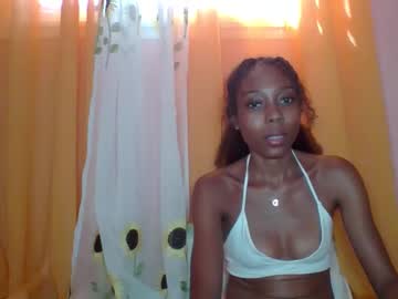 Layannek Chaturbate stream image from April 23, 2026