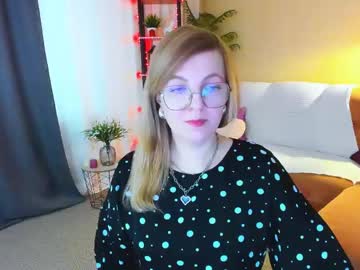 Youruniverser Chaturbate stream image from April 23, 2026