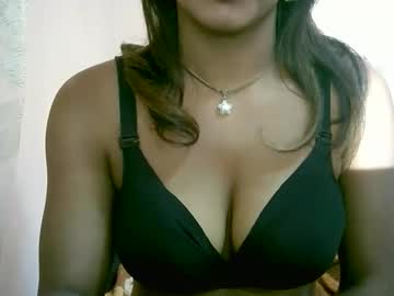 Bellibellahx Chaturbate stream image from April 23, 2026
