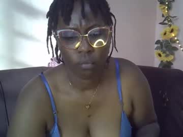 Queenesi65 Chaturbate stream image from April 23, 2026