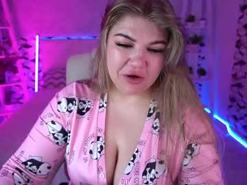 Amellywhite Chaturbate stream image from April 23, 2026