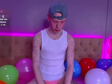 Warmwhisp Chaturbate stream image from April 23, 2026