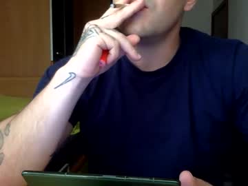 Bbnamelezz Chaturbate stream image from April 23, 2026